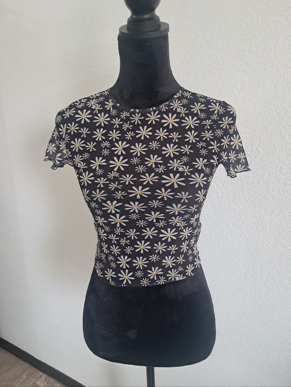Divided H&M Crop Top Mesh Black White Daisy Print Short Sleeve Crew Neck Y2K